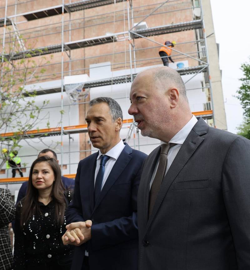  Димитър Николов и Росен Желязков 